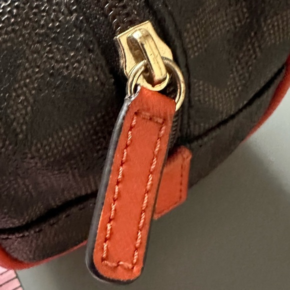 Micheal kors small bag - Picture 2 of 8